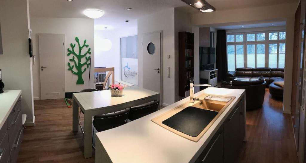 Exclusive Fewo In Warnemuende, 150M To The Beach, 2 Bathrooms, 2 Bedrooms, Sauna, Wifi And Much More. Rostock Exterior foto